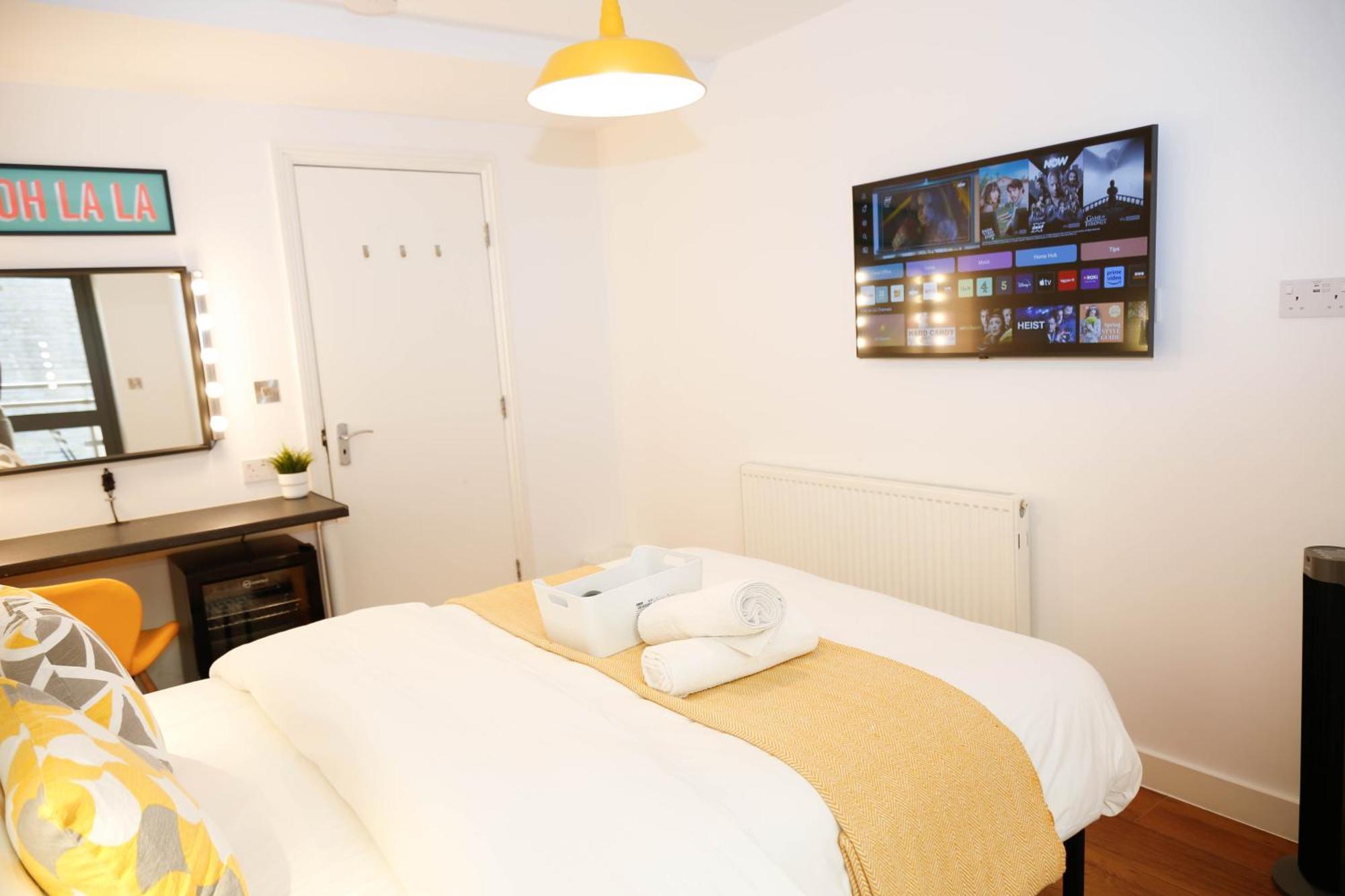 New Luxury Rooms In The Heart Of London Next To Shops, Cafes, Bars & Metro With Shared Bathrooms Екстериор снимка