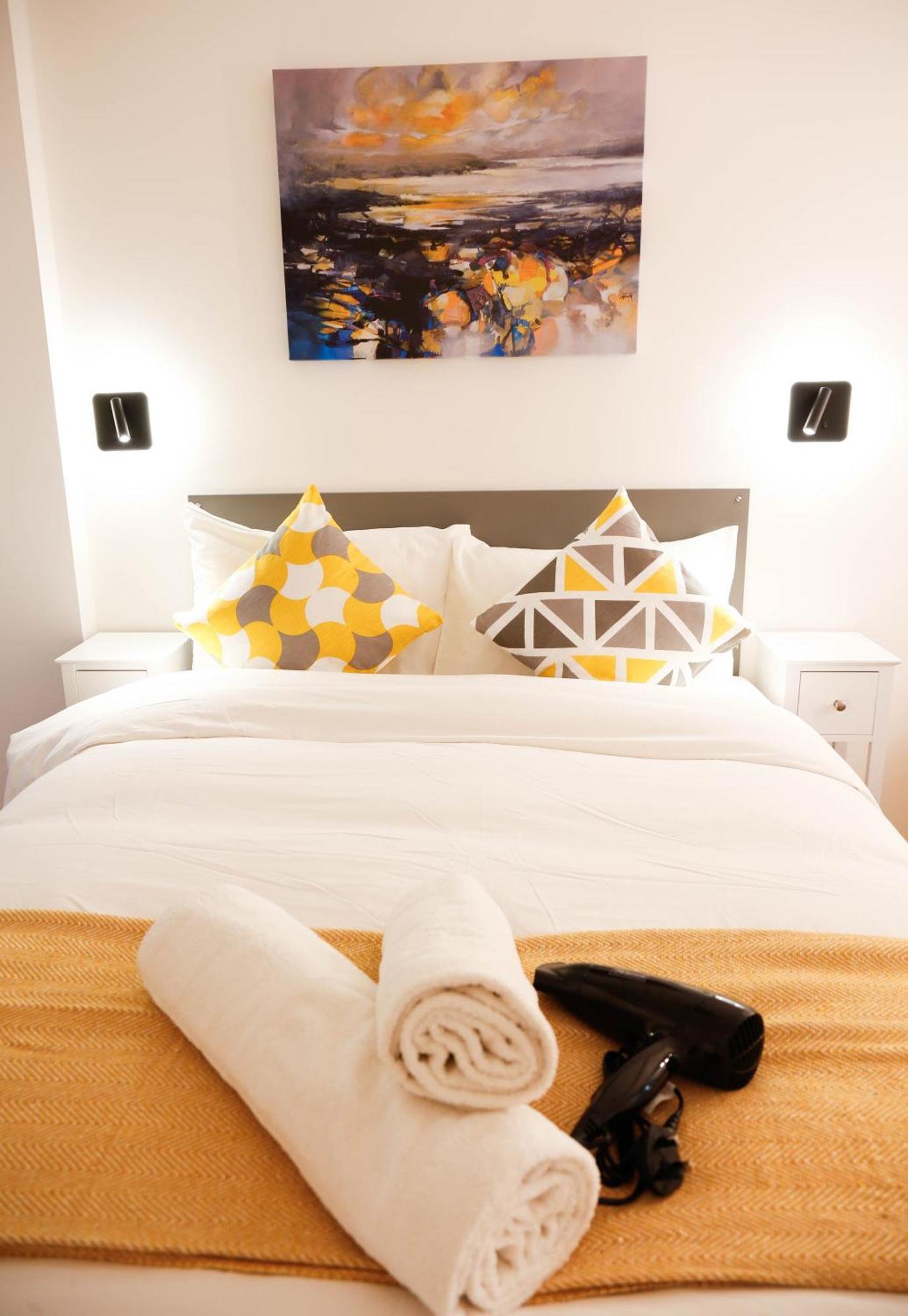 New Luxury Rooms In The Heart Of London Next To Shops, Cafes, Bars & Metro With Shared Bathrooms Екстериор снимка