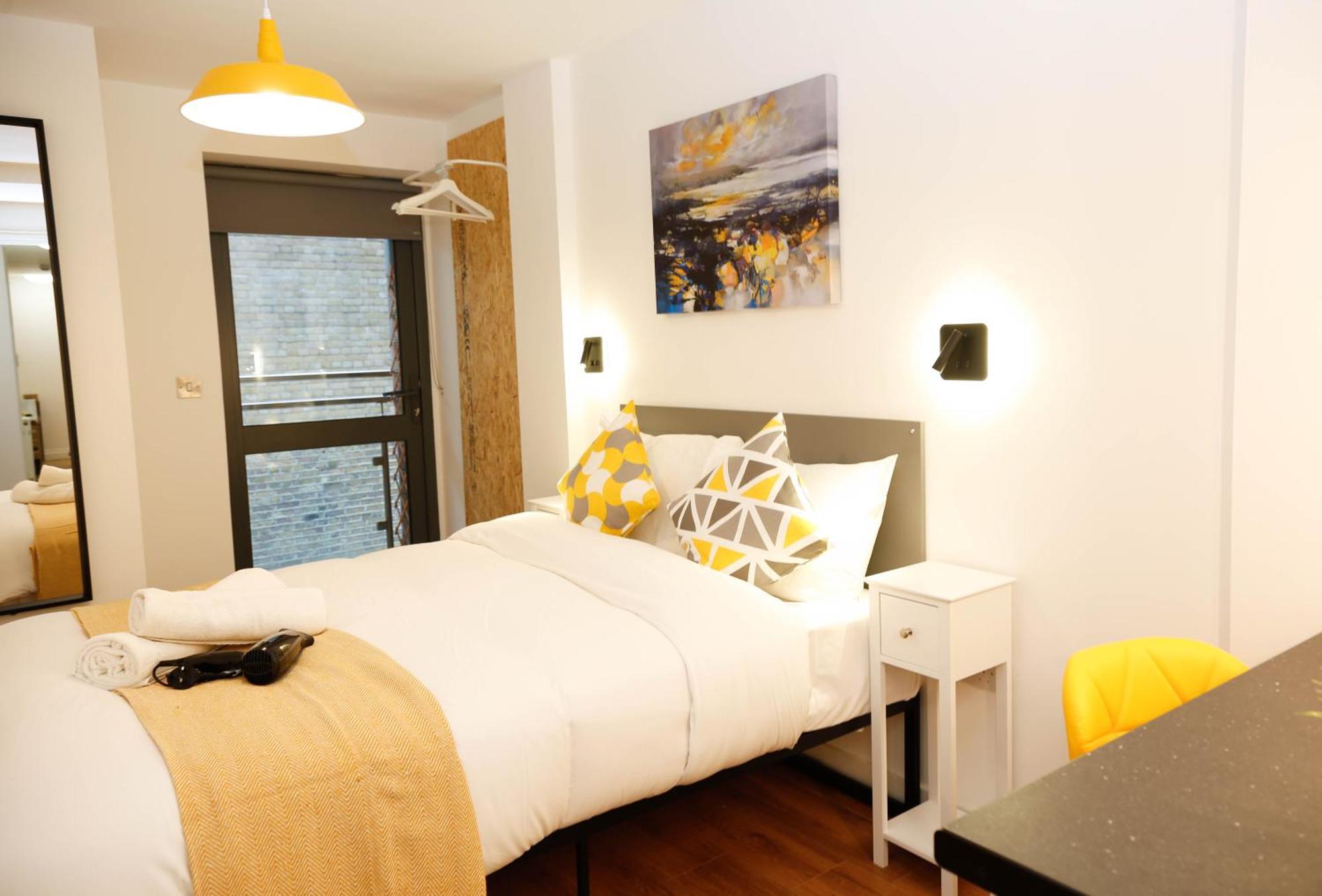 New Luxury Rooms In The Heart Of London Next To Shops, Cafes, Bars & Metro With Shared Bathrooms Екстериор снимка