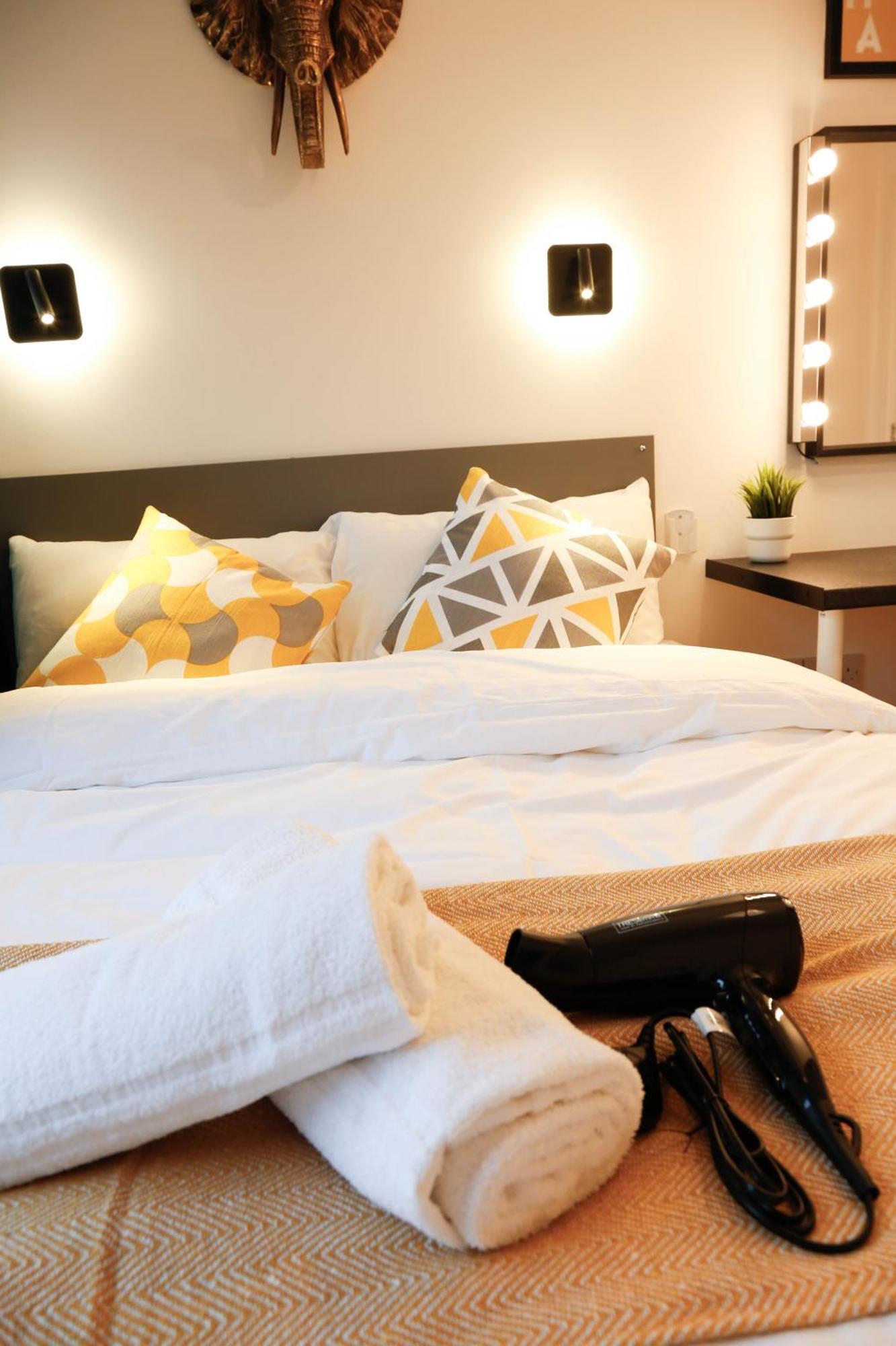 New Luxury Rooms In The Heart Of London Next To Shops, Cafes, Bars & Metro With Shared Bathrooms Екстериор снимка