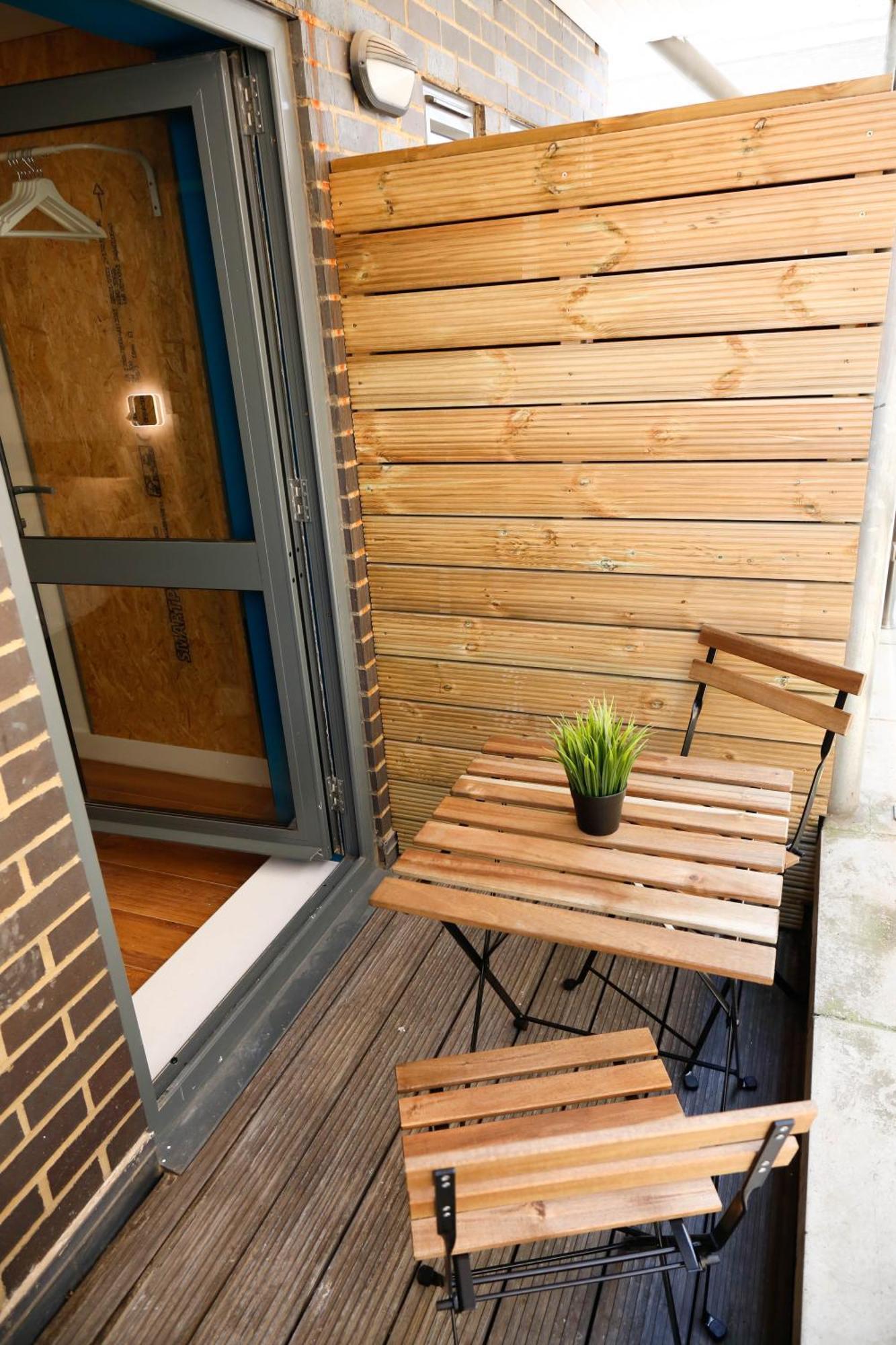 New Luxury Rooms In The Heart Of London Next To Shops, Cafes, Bars & Metro With Shared Bathrooms Екстериор снимка