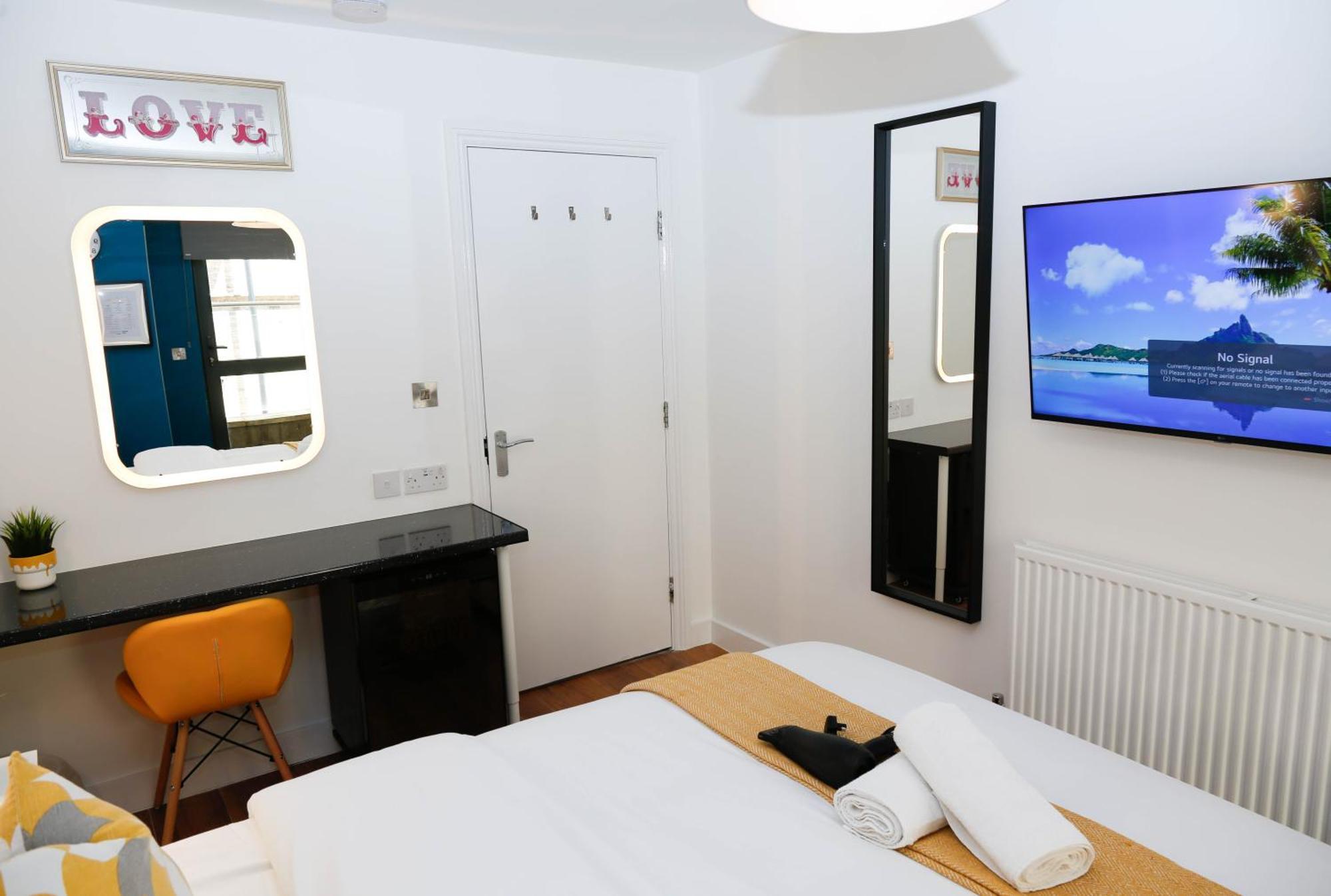 New Luxury Rooms In The Heart Of London Next To Shops, Cafes, Bars & Metro With Shared Bathrooms Екстериор снимка